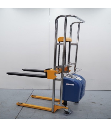 Apilador eléctrico elevación hasta 2.000 mm