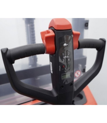 Apilador eléctrico 1.200 kg y elevación a 3.500 mm